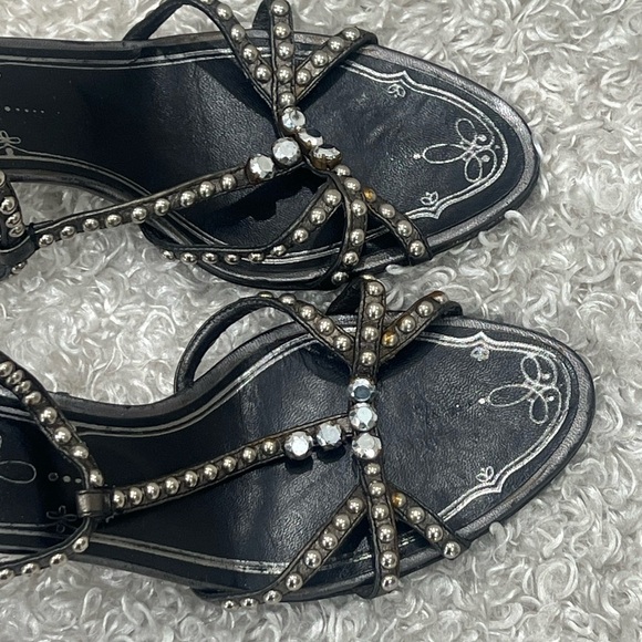 Prada Grey Metallic Studded Leather T Strap Sandals Size 39.5 - Picture 3 of 12
